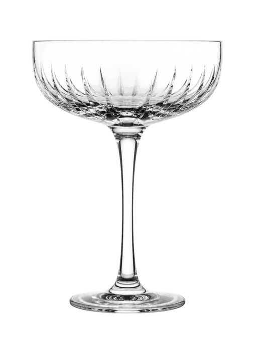 Champagnecoupe skænket med 8–10 cl